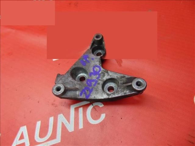 bontott OPEL ASTRA H Generátor Tartó Bak