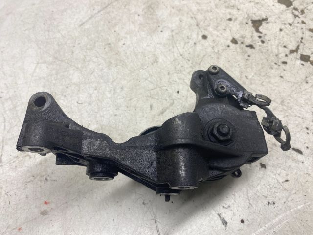 bontott OPEL ASTRA H Generátor Tartó Bak