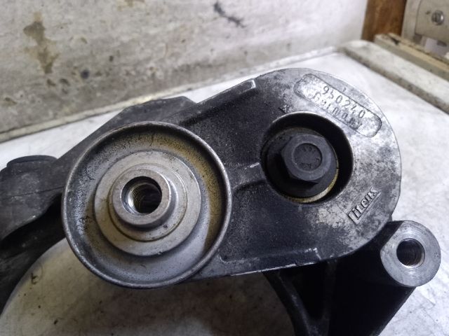 bontott OPEL ASTRA H Generátor Tartó Bak