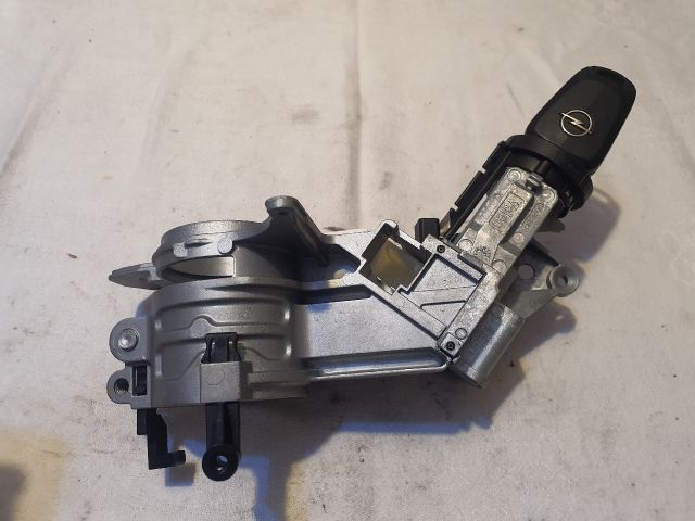 bontott OPEL ASTRA H Gyújtáskapcsoló Házzal