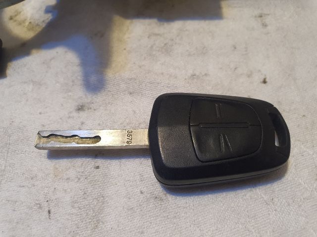 bontott OPEL ASTRA H Gyújtáskapcsoló Házzal