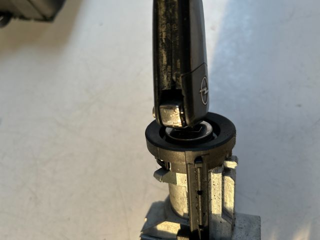 bontott OPEL ASTRA H Gyújtáskapcsoló Házzal