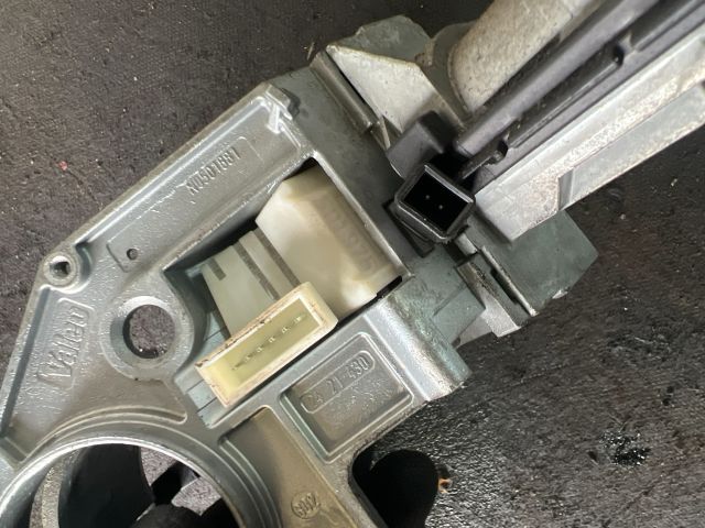 bontott OPEL ASTRA H Gyújtáskapcsoló