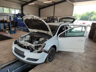 bontott OPEL ASTRA H Homlokfal (Üres lemez)