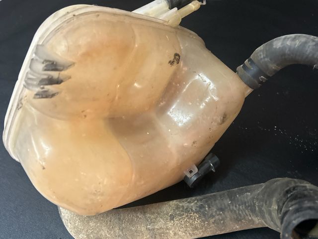 bontott OPEL ASTRA H Kiegyenlítő Tartály