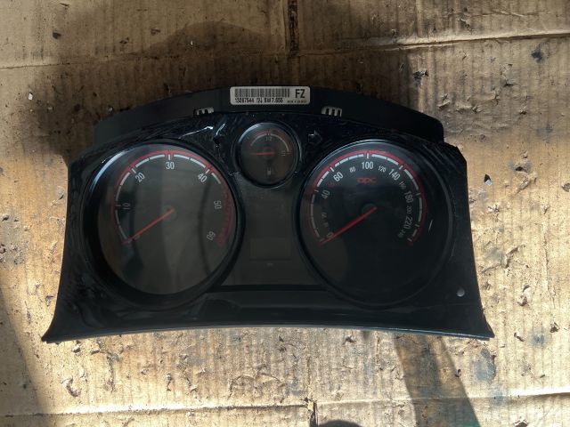 bontott OPEL ASTRA H Kilométeróra