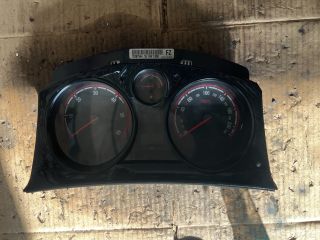bontott OPEL ASTRA H Kilométeróra