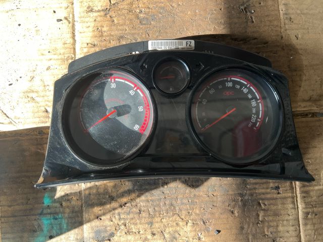 bontott OPEL ASTRA H Kilométeróra