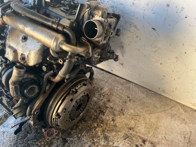 bontott OPEL ASTRA H Motor (Fűzött blokk hengerfejjel)