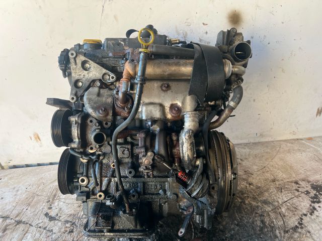 bontott OPEL ASTRA H Motor (Fűzött blokk hengerfejjel)