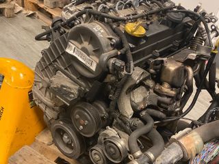 bontott OPEL ASTRA H Motor (Fűzött blokk hengerfejjel)