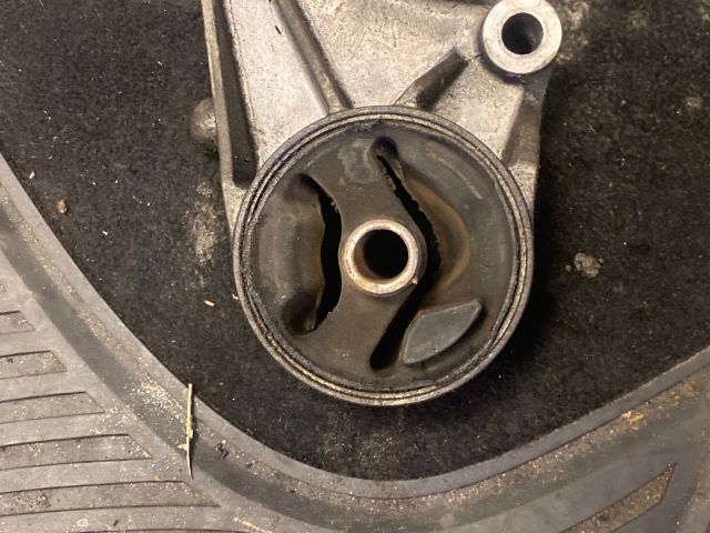 bontott OPEL ASTRA H Motor Tartó Bak (Fém)