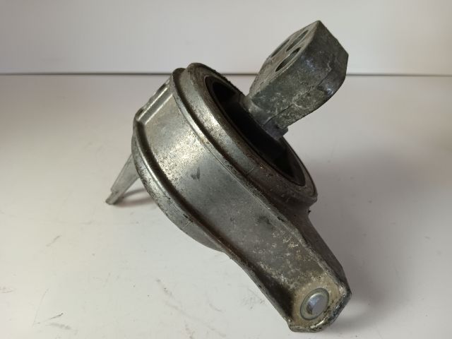 bontott OPEL ASTRA H Motor Tartó Bak Jobb