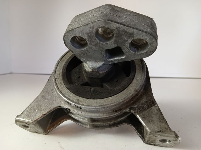 bontott OPEL ASTRA H Motor Tartó Bak Jobb