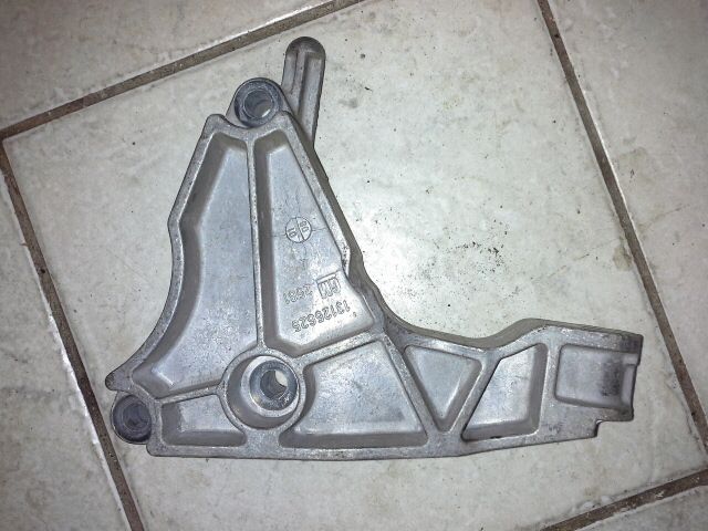 bontott OPEL ASTRA H Motor Tartó Bak (Pozíciófüggetlen)