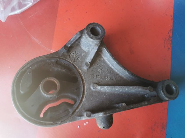 bontott OPEL ASTRA H Motor Tartó Bak (Pozíciófüggetlen)
