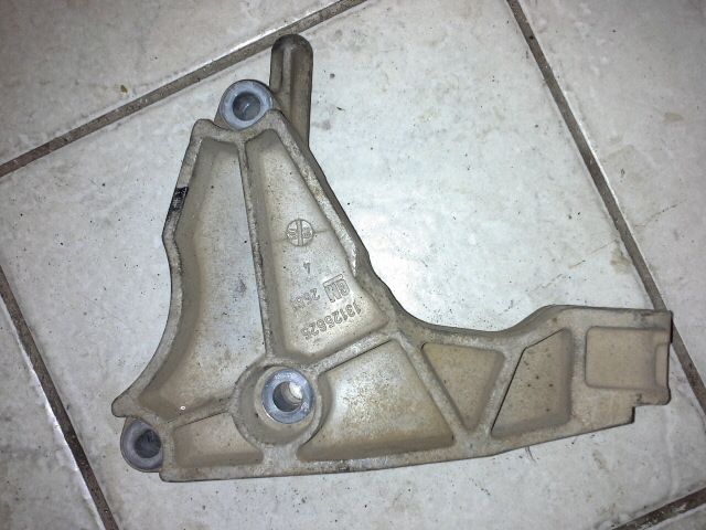 bontott OPEL ASTRA H Motor Tartó Bak (Pozíciófüggetlen)