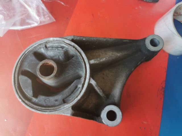 bontott OPEL ASTRA H Motor Tartó Bak (Pozíciófüggetlen)