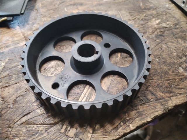 bontott OPEL ASTRA H Nagynyomású Szivattyú Bordáskerék / Lánckerék