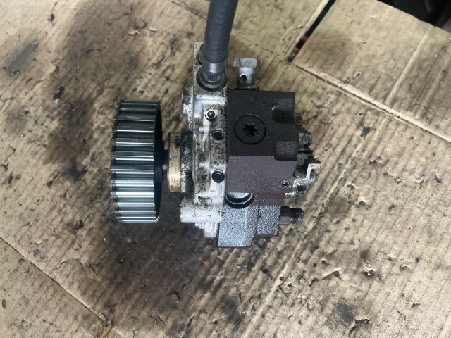 bontott OPEL ASTRA H Nagynyomású Szivattyú