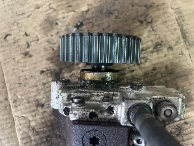 bontott OPEL ASTRA H Nagynyomású Szivattyú