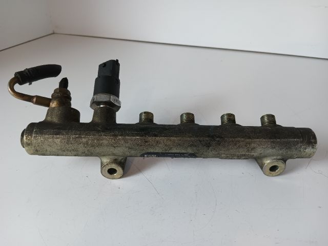 bontott OPEL ASTRA H Porlasztó Sor / Híd