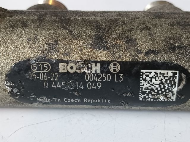 bontott OPEL ASTRA H Porlasztó Sor / Híd