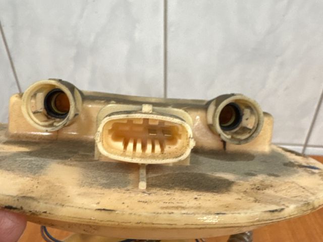 bontott OPEL ASTRA H Üzemanyag Szivattyú