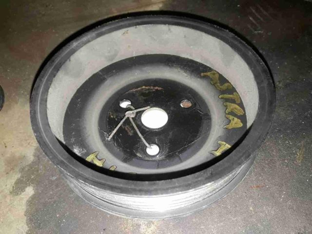 bontott OPEL ASTRA H Vízpumpa Szíjtárcsa