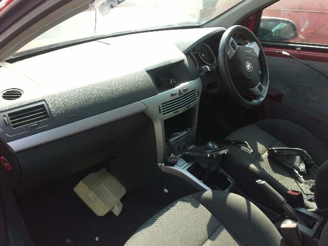 bontott OPEL ASTRA H ABS Kocka