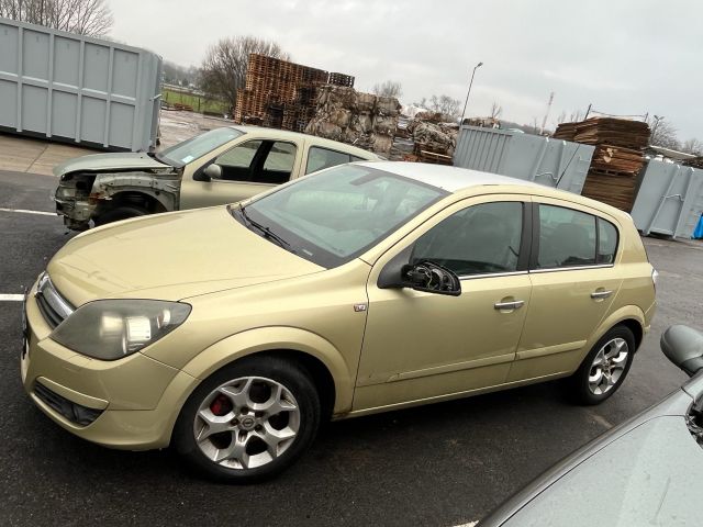 bontott OPEL ASTRA H Bal első Gólyaláb (Lengécsillapító, Rugó)