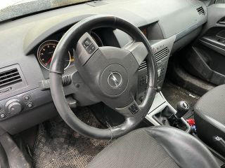 bontott OPEL ASTRA H Bal első Gólyaláb (Lengécsillapító, Rugó)