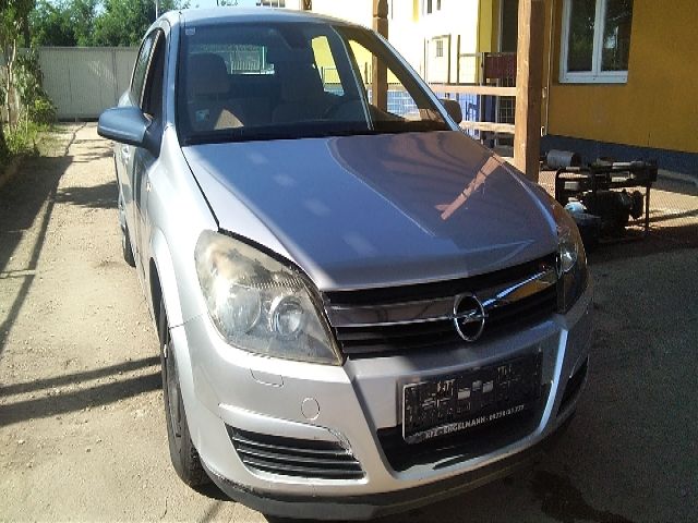 bontott OPEL ASTRA H Homlokfal (Üres lemez)