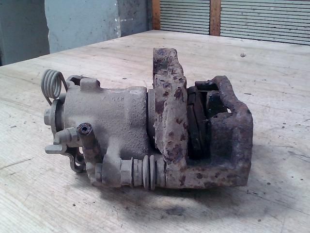 bontott OPEL ASTRA H Jobb hátsó Féknyereg Munkahengerrel