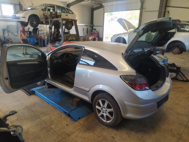 bontott OPEL ASTRA H Nagynyomású Szivattyú