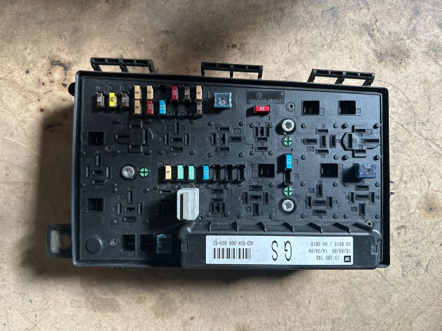 bontott OPEL ASTRA H Biztosítéktábla Motortér