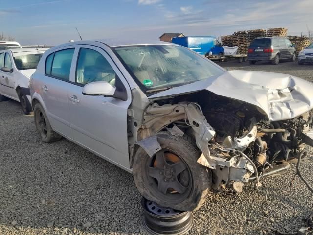 bontott OPEL ASTRA H Dugattyú