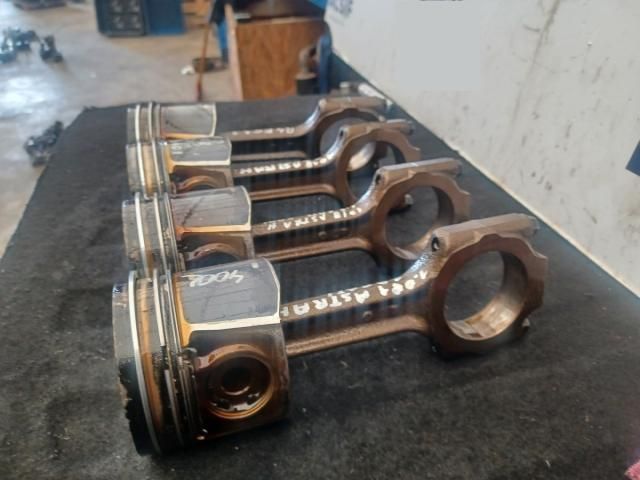 bontott OPEL ASTRA H Dugattyú