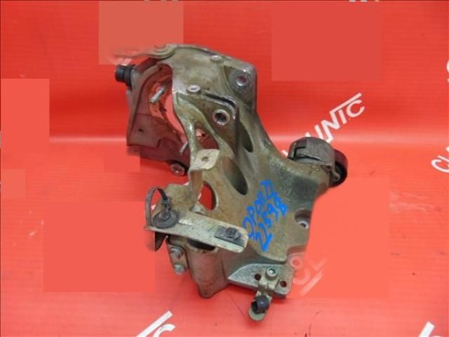 bontott OPEL ASTRA H Generátor Tartó Bak