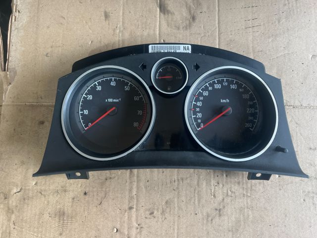 bontott OPEL ASTRA H Kilométeróra