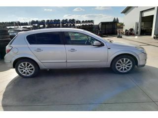 bontott OPEL ASTRA H Motor (Fűzött blokk hengerfejjel)