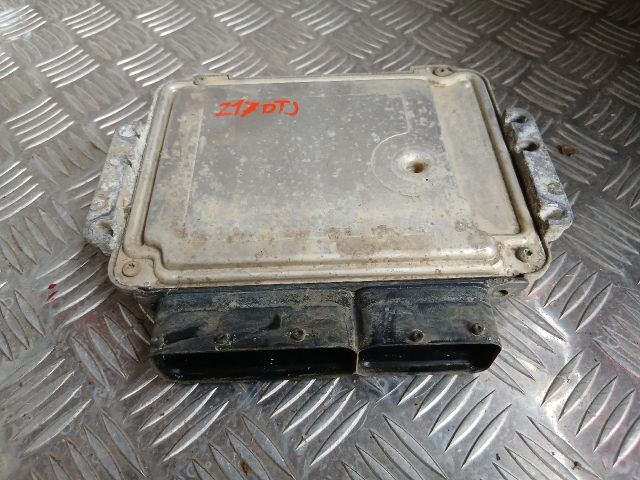 bontott OPEL ASTRA H Motorvezérlő