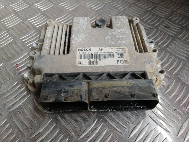 bontott OPEL ASTRA H Motorvezérlő