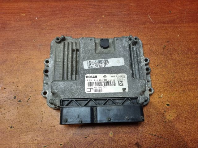 bontott OPEL ASTRA H Motorvezérlő