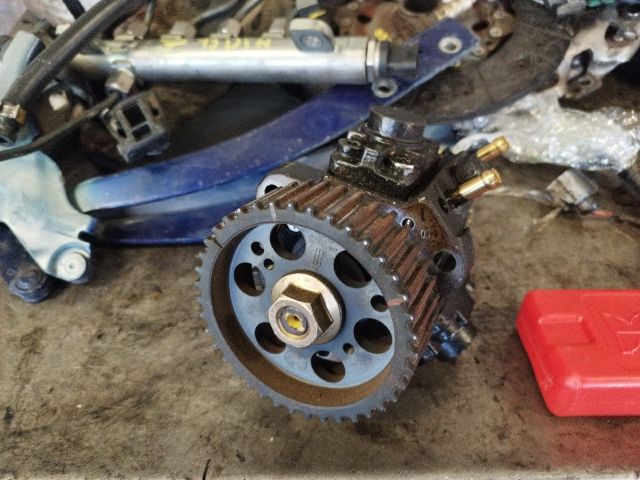 bontott OPEL ASTRA H Nagynyomású Szivattyú