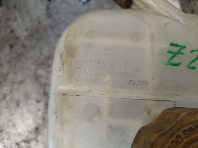 bontott OPEL ASTRA H Kiegyenlítő Tartály