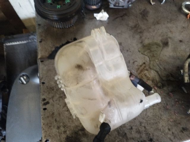 bontott OPEL ASTRA H Kiegyenlítő Tartály