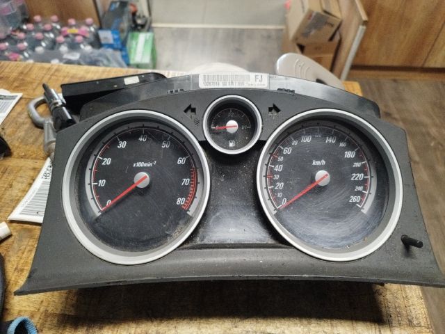 bontott OPEL ASTRA H Kilométeróra