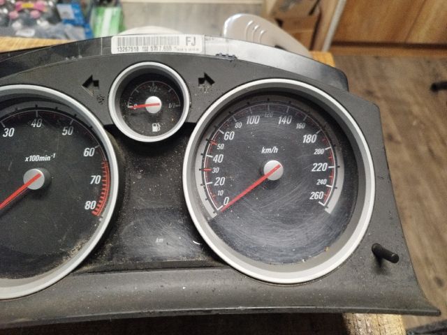 bontott OPEL ASTRA H Kilométeróra