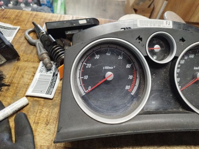 bontott OPEL ASTRA H Kilométeróra